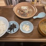 Taishuusakaba Moroboshi - もつ煮定食　690円