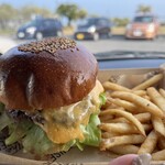 The BEACH BURGER HOUSE - 