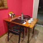 ラ・ポサーダ - 奥側のテーブル席