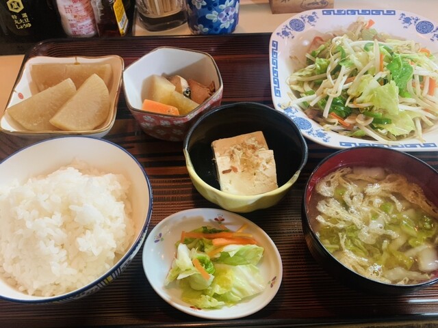 飯友 &ndash; 大館（食堂）｜秋田県の人気ローカル食堂で手頃な和食を楽しむ