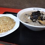 ラーチャン家 - 背脂煮干中華そば&半チャーハンセット