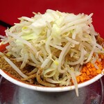 ラーメン タロー 五反田の陣 - 小ラーメン豚入り（野菜マシ、あげ辛、削り節）1,000円