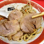 ラーメン タロー 五反田の陣 - 小ラーメン豚入り（野菜マシ、あげ辛、削り節）1,000円