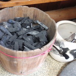 みき水産 - 牡蠣焼き用の炭