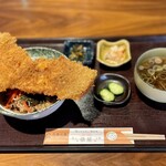 お食事処 俵屋 - 秩父名物B級グルメ　わらじカツ丼　¥1300