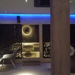 DC Restaurant by Darren Chin - バーフロアのシート