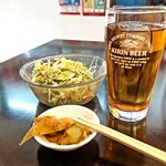 海南飯店 - サラダ　ザーサイ　ウーロン茶