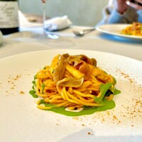 misola - 雲丹と槍烏賊のタリオリーニ　バジルのソース　自家製麺は焼きそば麺の様な個性的な食感　軽く唐墨パウダー
