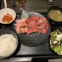 食べ飲み放題 焼肉ダイニングちからや 名駅店 - 牛ミックス100g  税込1,280円