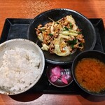 Daisendori Sumibiyaki Sakaba Oreno Mise - 豚バラキムチ定食　759円