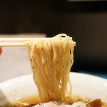 sobahausukonjikihototogisu - 麺のアップ　コシもあるし小麦の香りが残っている。