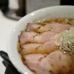 SOBA HOUSE Konjiki Hototogisu - チャーシューのアップ