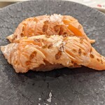 Kyuushuuzushi Sushitora Aburi Sushi Tora - 炙りサーモントロ