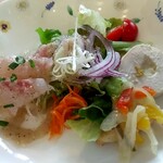 Parisanku - 前菜。鯛のカルパッチョと、魚のマリネ、鶏肉のチーズ巻