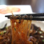 中国料理 逸品餃子 - 麻婆春雨リフトアップ