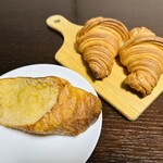 Bakery ALToco - 料理写真:クロワッサンとフレンチトースト