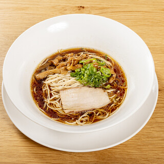 [Yakiniku (Grilled meat) Rom] Specialty! Green onion salt raw tongue & local chicken Ramen! !
