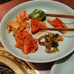 壱語屋 青葉台店 - 7種類のキムチ盛り合わせ
