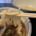 肉汁うどん奥村 - 麺アップ