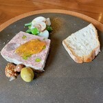 Bistronomie octobre - ⚪︎オードブル
      天城シャモ、フォアグラ、山麓豚のパテ・ド・カンパーニュ