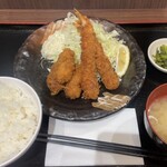 Daichi Shokudou - エビカキフライ定食　880円！