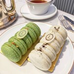 LADUREE - ビュシェットドノエルピスタッシュ　1650円、ビュシェットドノエルヴァニーユペカン　1650円