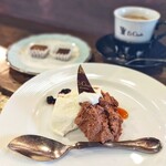 エクチュア - ペアムースセットとチョコレートドリンクミルク　ホワイトムース美味し過ぎ♡