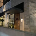 229890032 - 裏路地に