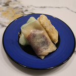 GINZA芳園 - ■自家製釜焼き北京ダック オリジナル甜麺醤で パリパリ海老春巻き添え 