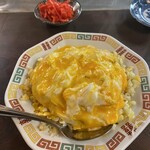 大鉄板焼肉 はちまき - 料理写真:海鮮チャーハン(¥850)にオプションのたまご乗せ(¥150)
その他の料理は、痛恨の写真撮り忘れ！