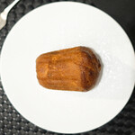 Élan - ランチコース 5832円 のパン1品目 ブリオッシュ