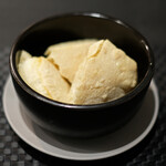 Élan - ランチコース 5832円 のパン2品目 石焼きパン