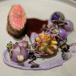 Élan - ランチコース 5832円 の北海道のエゾ鹿 紫色の野菜 ブラウンマッシュルーム