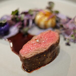 Élan - ランチコース 5832円 の北海道のエゾ鹿 紫色の野菜 ブラウンマッシュルーム