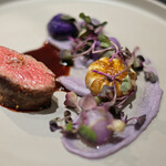 Élan - ランチコース 5832円 の北海道のエゾ鹿 紫色の野菜 ブラウンマッシュルーム