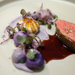 Élan - ランチコース 5832円 の北海道のエゾ鹿 紫色の野菜 ブラウンマッシュルーム