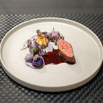 Élan - ランチコース 5832円 の北海道のエゾ鹿 紫色の野菜 ブラウンマッシュルーム