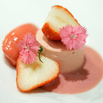 Élan - ランチコース 5832円 の有機栽培イチゴのひのひかり フロマージュブラン