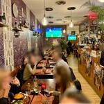 The Blue - 店内の様子
            2024年1月1日