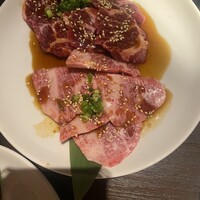 老舗精肉店直送 千種焼肉 飛騨牛の奴隷 千種店 - 