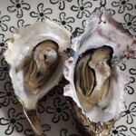 津田宇水産 レストラン - 小牡蠣