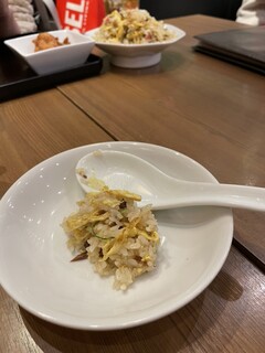 Wan Tsuchi - 妻が頼んだ担々麺セットで付いてきた炒飯味見
