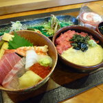 にれぎ裕鮨 - ランチタイム限定の［気まぐれちらし］は、４種のミニ丼の中からお好みの２種をセットでどうぞ！