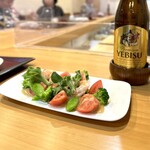 寿司常 - フルーツトマトのごま酢サラダ　660円
            エビスビール　900円