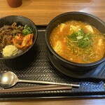 カルビ丼とスン豆腐専門店 韓丼 - 