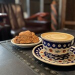 goute vintage used&coffee - スコーン×ラテ
