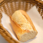 レストランひらまつ レゼルヴ - ランチコース 4104円 のパン