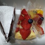 フルーツケーキファクトリー  - ケーキ３種