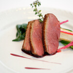 レストランひらまつ レゼルヴ - ランチコース 4104円 の鴨胸肉のロースト ソース・エイグルドゥース