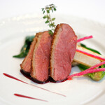 レストランひらまつ レゼルヴ - ランチコース 4104円 の鴨胸肉のロースト ソース・エイグルドゥース